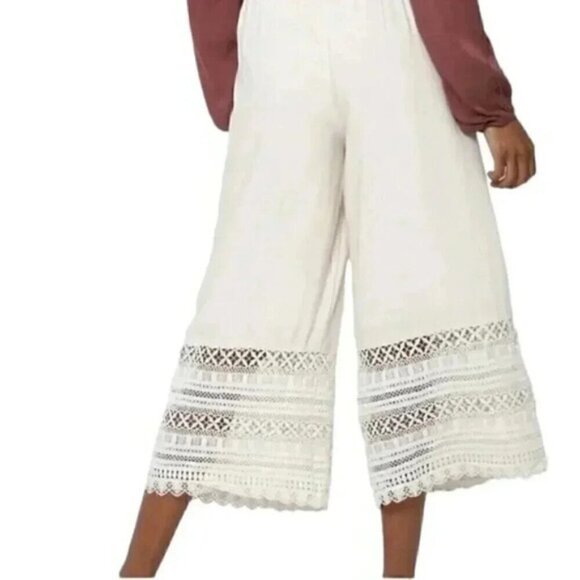American Eagle Wide Leg Pants with Crochet Bottom Boho Crop Cream Size  Small - Picture 1 of 9